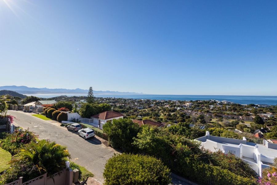4 Bedroom Property for Sale in Lower Robberg Western Cape